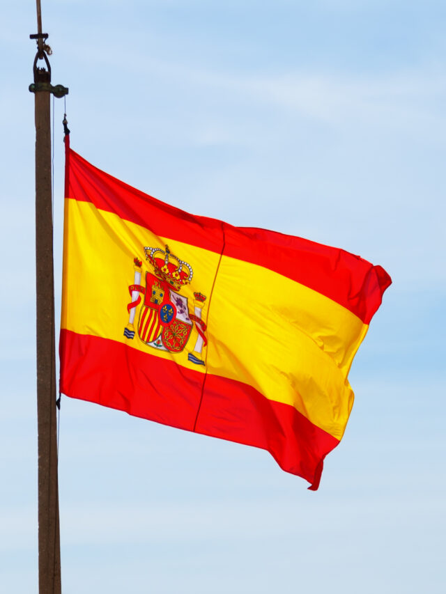 flying-spain-flag